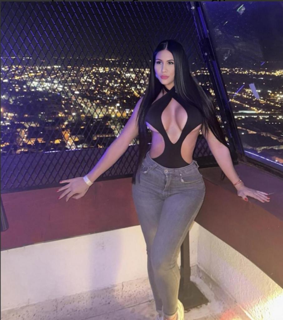 613576847: Chica busca chico en Orense