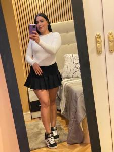 604374286: Chica busca chico en Madrid