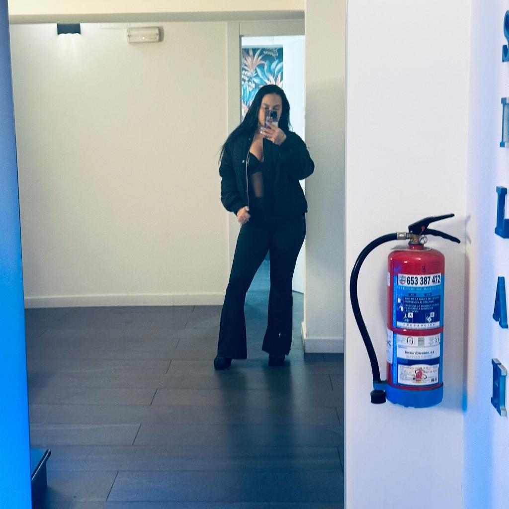 617064423: Chica busca chico en Madrid