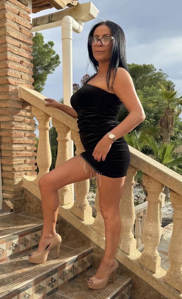 630387641: Chica busca chico en Murcia