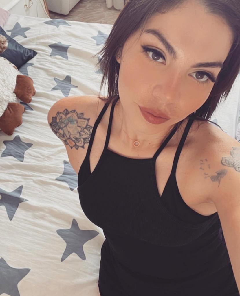 711247317: Chica busca chico en Granada