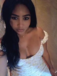 662948411: Chica busca chico en Barcelona