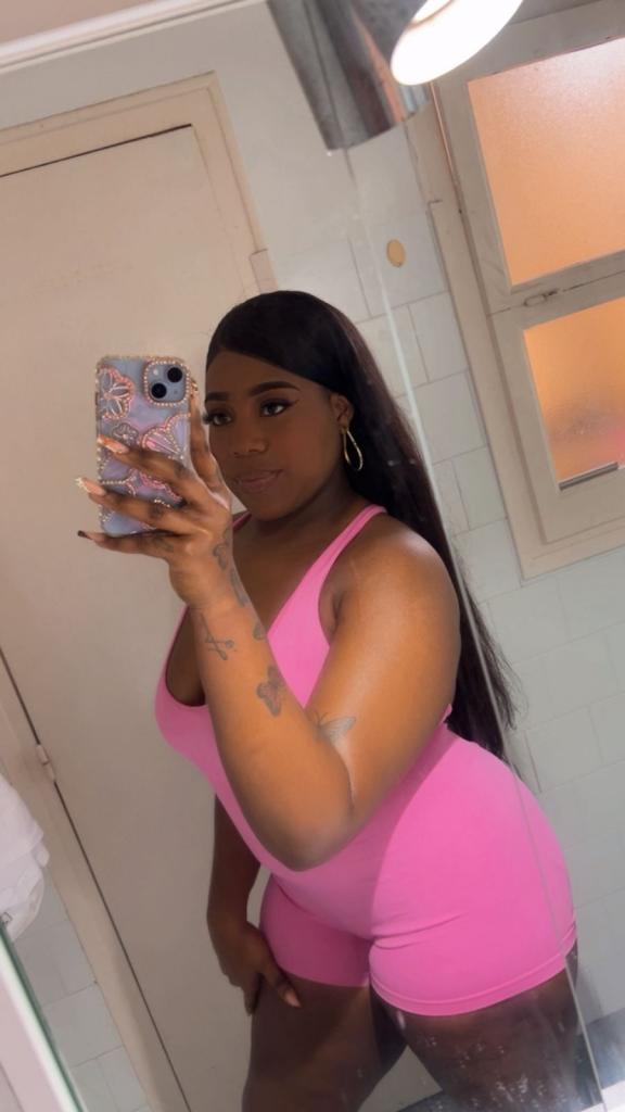 643069644: Chica busca chico en Sevilla