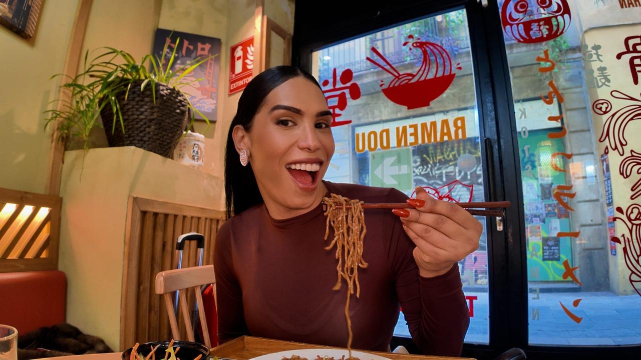 637805317: Travesti en Barcelona