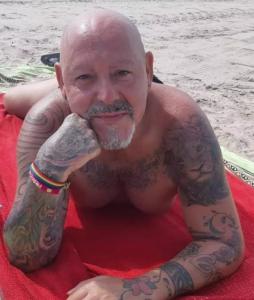 630462368: Chico busca chica en Valencia