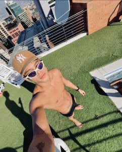 Chico busca chica en Granada: 