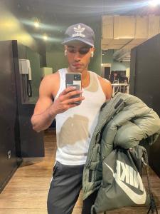 Chico busca chica en La Coruña: 