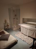 689663078: Chica busca chico en Barcelona