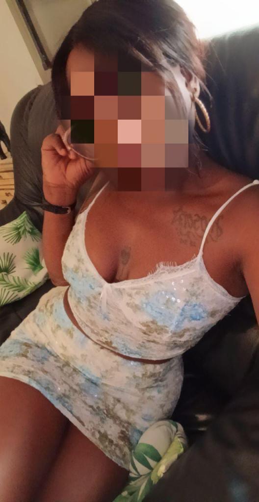 663166978: Chica busca chico en Murcia