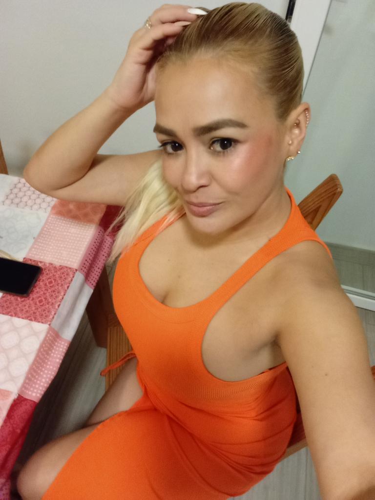 Chica busca chico en Ibiza: 