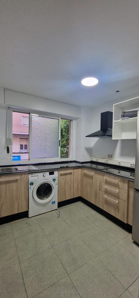 693760145:  en Alicante