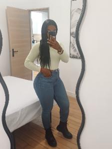 614873379: Chica busca chico en Madrid