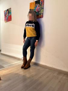 647929660: Chica busca chico en Valencia
