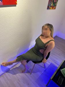 647929660: Chica busca chico en Valencia