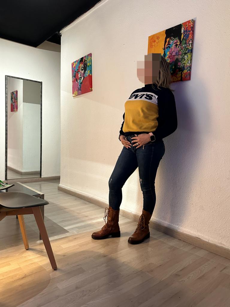 647929660: Chica busca chico en Valencia