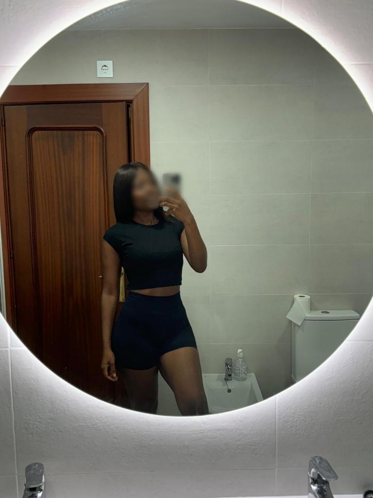 614297786: Chica busca chico en Almería
