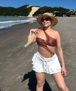 653913486: Chica busca chico en Sevilla