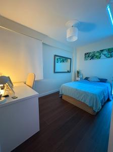 685616770: Chica busca chico en Barcelona