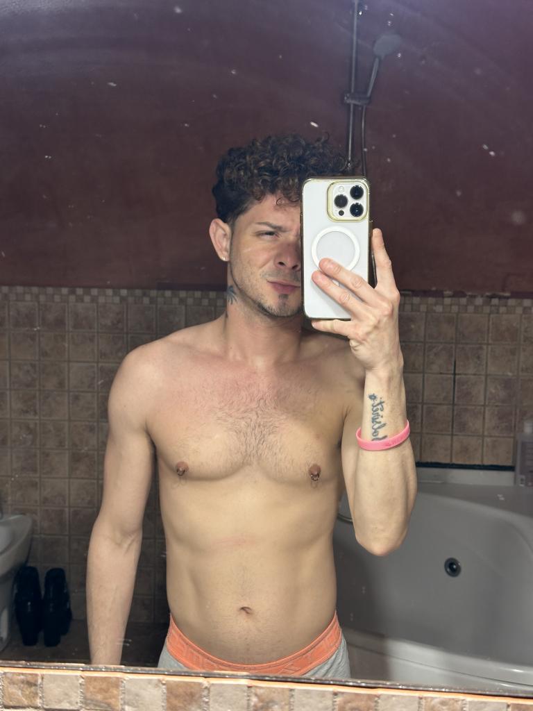 Chico busca chica en Sevilla: 