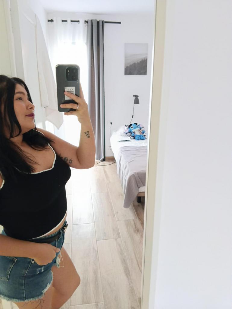 695332947: Chica busca chico en Tenerife