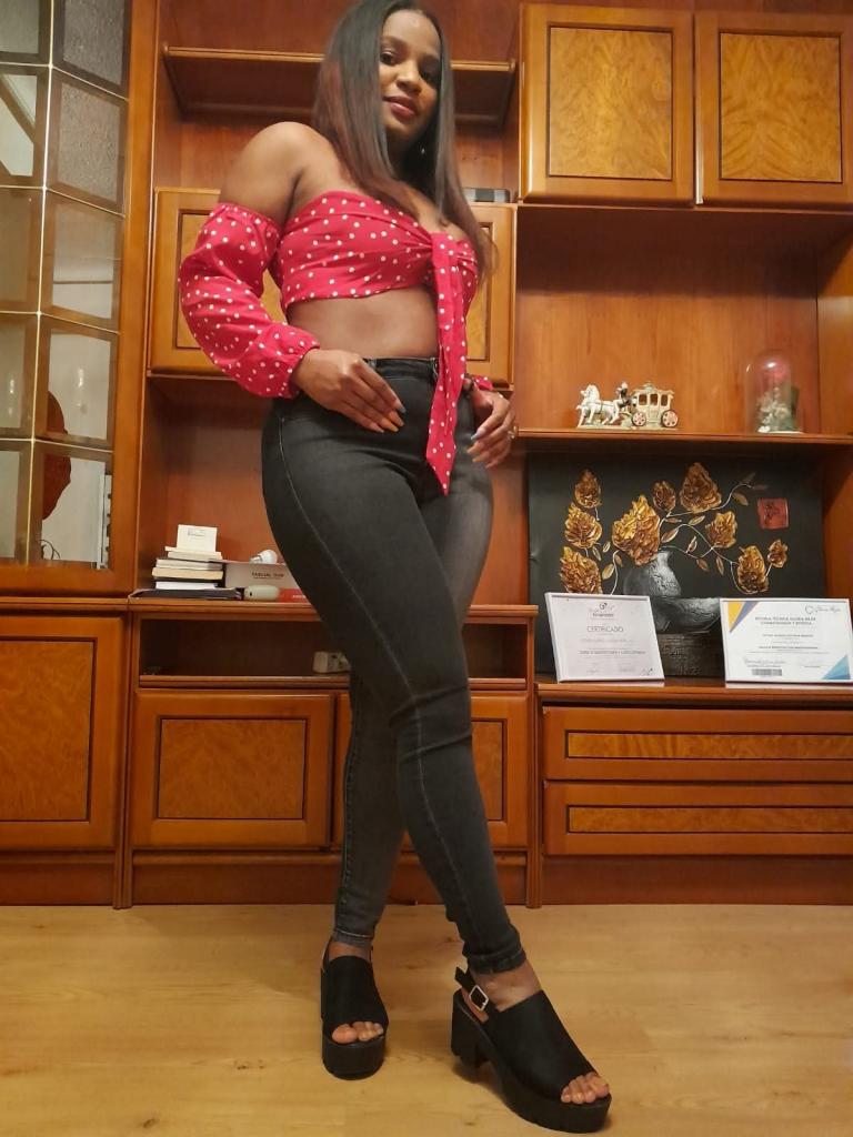 Chica busca chico en Almería: 