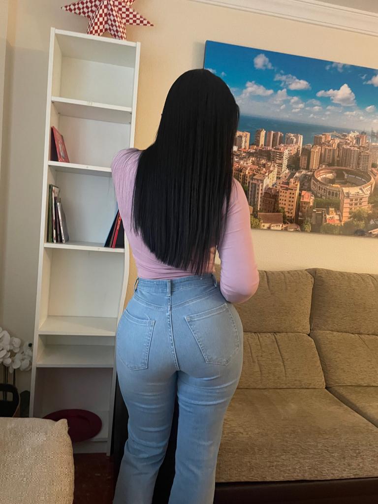 Chica busca chico en Málaga: Chica busca chico