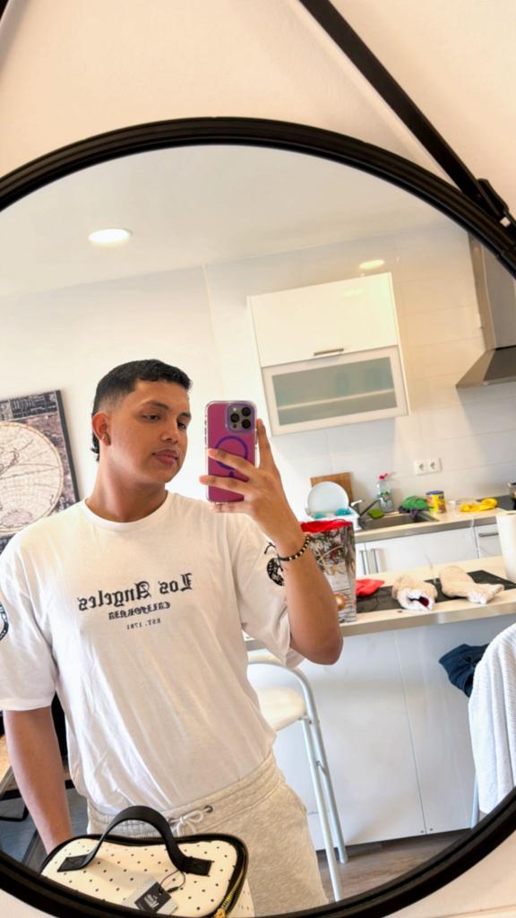 613856352: Chico busca chica en Asturias