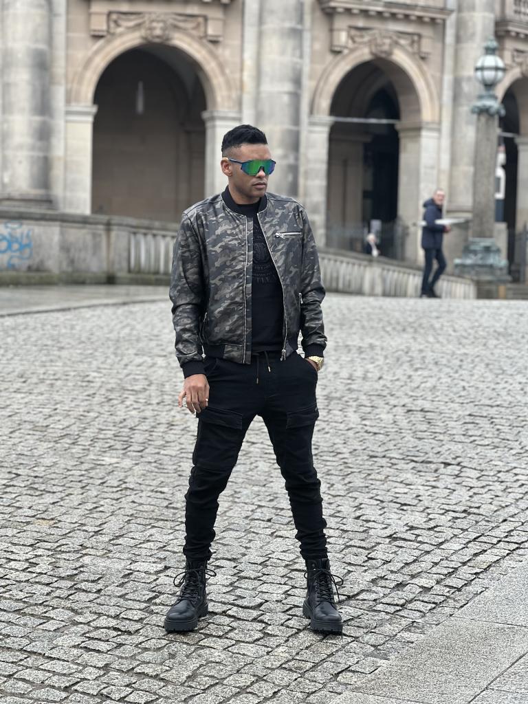 Chico busca chica en Madrid: 