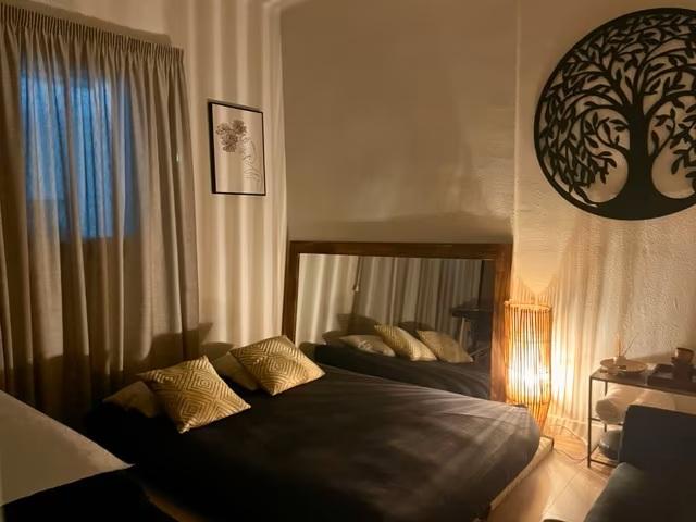 684340699: Chica busca chico en Barcelona