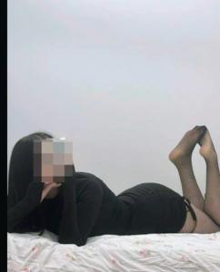 677813963: Chica busca chico en Barcelona