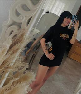 647609080: Chica busca chico en Madrid