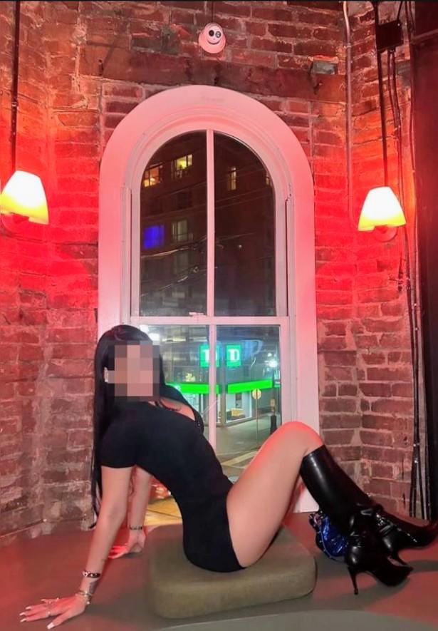 677813963: Chica busca chico en Sevilla