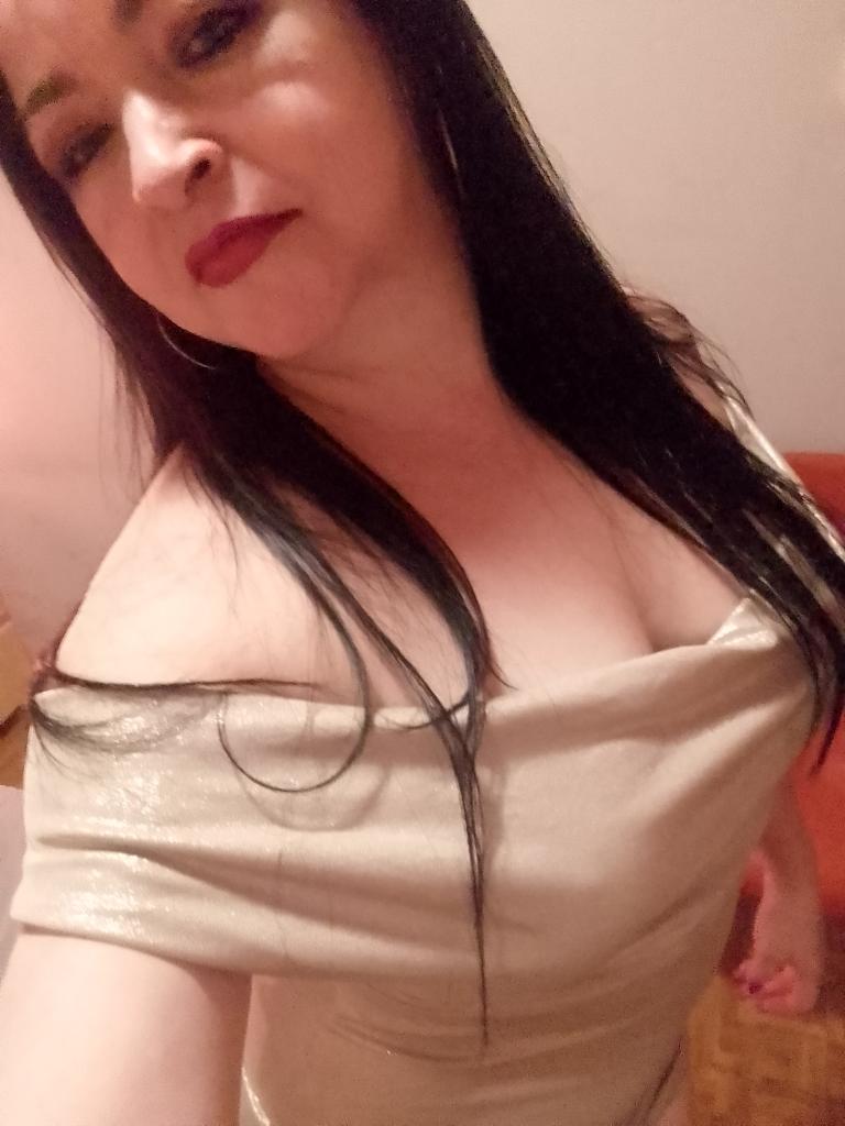 632238817: Chica busca chico en Madrid
