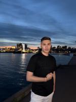 627449874: Chico busca chica en La Coruña