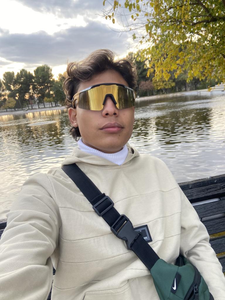 617544101: Chico busca chica en Madrid