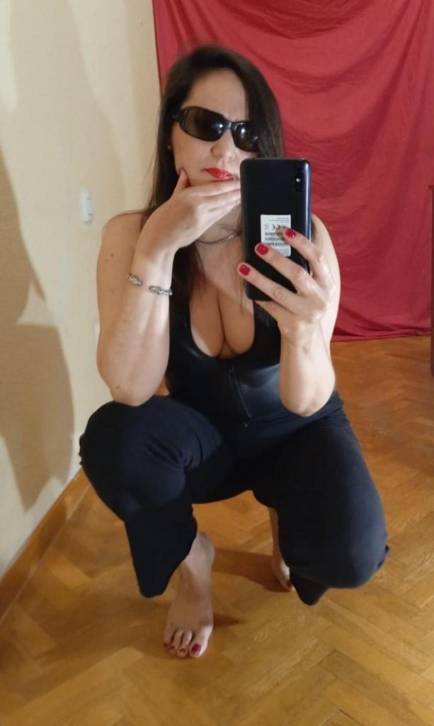 635303303: Chica busca chico en Madrid