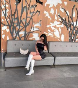 642186220: Chica busca chico en León