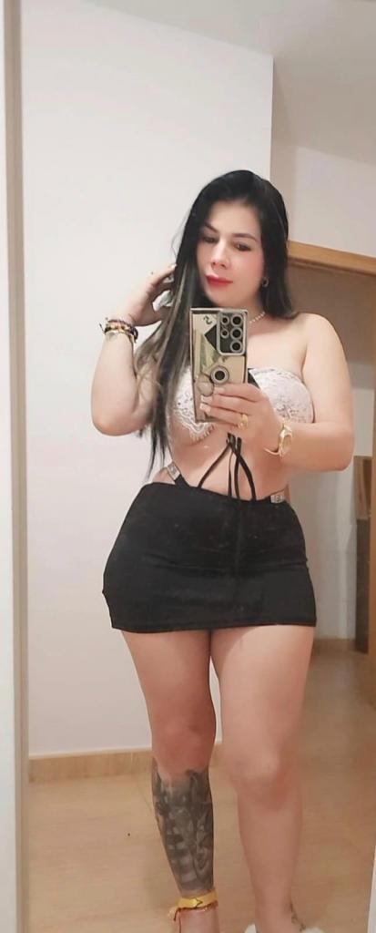 Chica busca chico en Almería: 