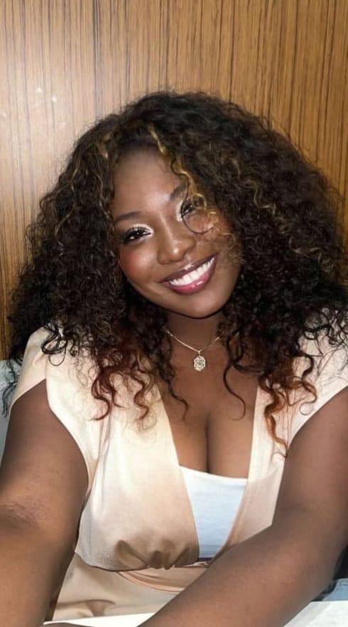 600252313: Chica busca chico en Sevilla