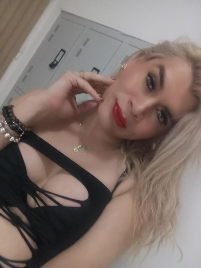 613815787: Chica busca chico en Málaga