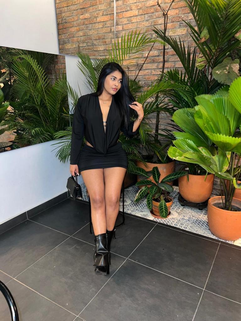 Chica busca chico en Alicante: Chica busca chico