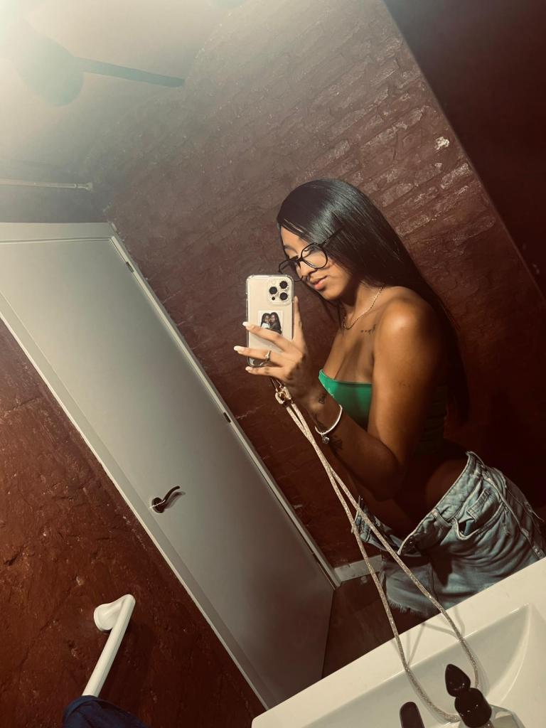 643964279: Chica busca chico en Castellón