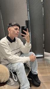 617751173: Chico busca chica en Barcelona