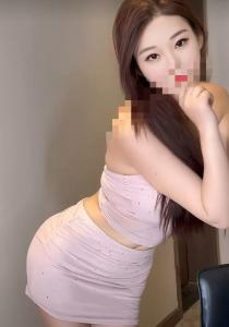 688058209: Chica busca chico en Barcelona