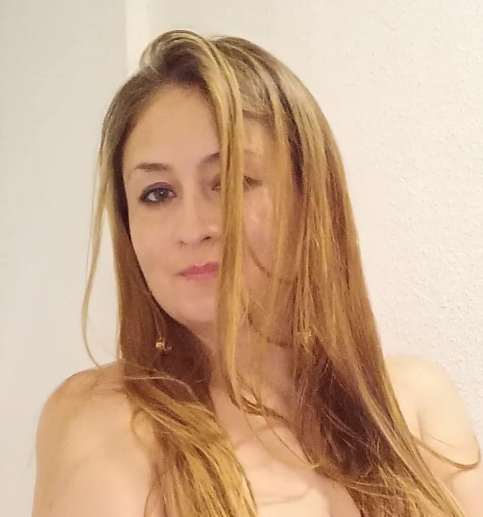 627584501: Chica busca chico en Barcelona