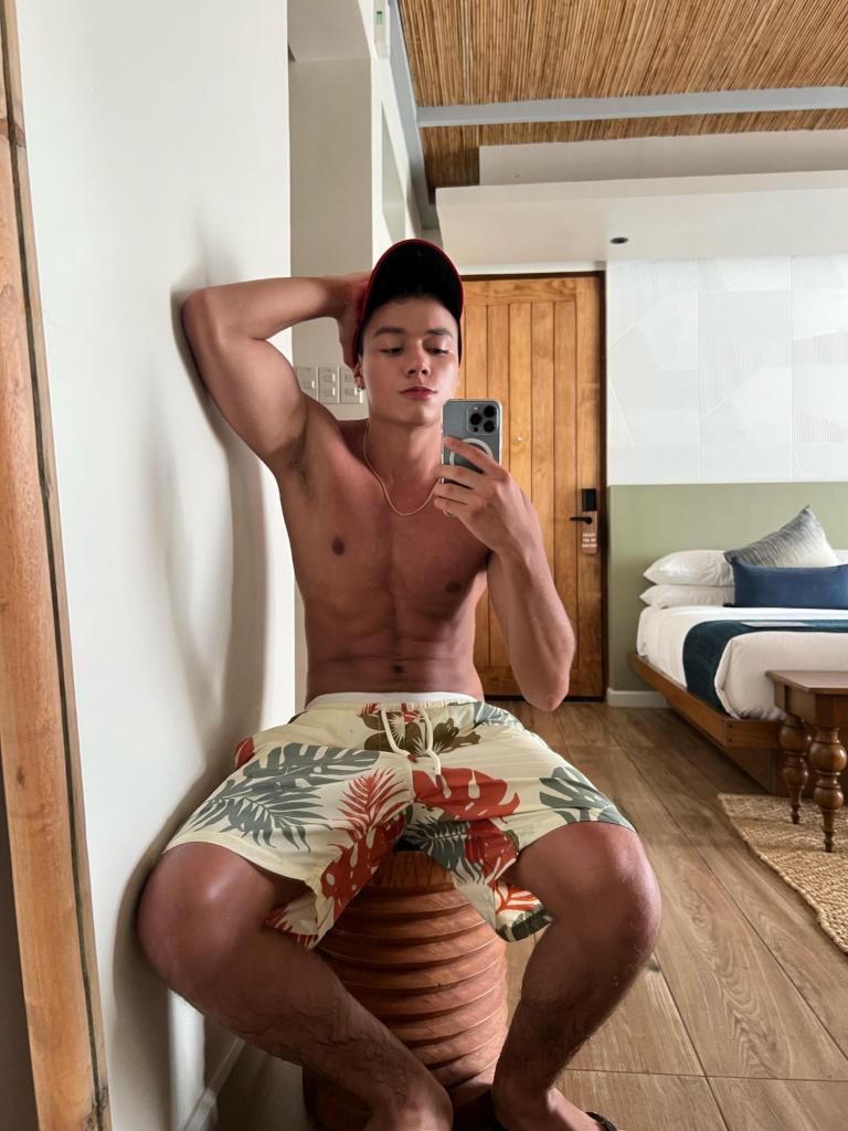 677664185: Chico busca chica en Madrid