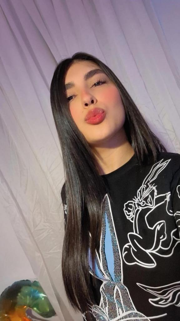 633839751: Chica busca chico en La Coruña