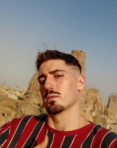 645543915: Chico busca chica en Sevilla