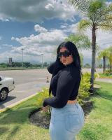 677392277: Chica busca chico en Sevilla