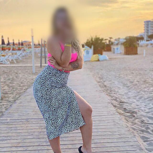 Chica busca chico en Alicante: Chica busca chico